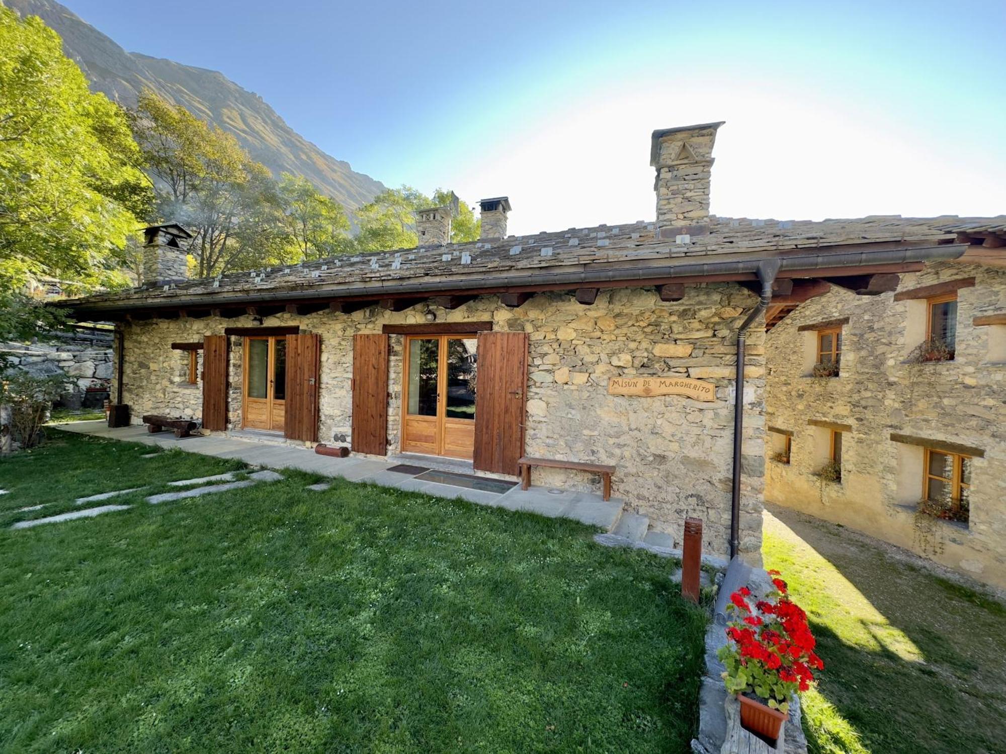 La Mizoun De Marguerito - Appartamento Genziana Chiappera Exterior foto